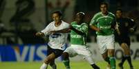 Nilmar (foto) foi às redes no jogo contra o Deportivo Cali no Pacaembu, em 2006 (Foto: Nelson Almeida)  Foto: Lance!