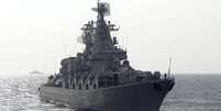 O Moskva patrulhando o Mar Mediterr&acirc;neo ao longo da costa da S&iacute;ria  Foto: MAX DELANY/AFP / BBC News Brasil