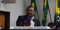 Vereador incentiva população a bater de 'chinela' em prefeita do interior do CE  Foto: Reprodução/YouTube/Câmara Municipal de Beberibe