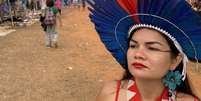Nice Tupinambá lançou sua pré-candidatura a deputada federal pelo PSOL do Pará durante acampamento indígena, em Brasília  Foto: Leandro Prazeres/BBC News Brasil / BBC News Brasil