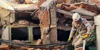 Bombeiros trabalham em resgate em Vila Velha  Foto: Bombeiros-ES/Twitter