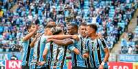 Com boa atuação de seus atacantes, Grêmio derrotou o CRB na Arena (Foto: Divulgação/Grêmio)  Foto: Lance!