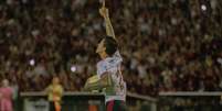 Pedro, do Flamengo, comemora seu gol durante partida contra o Altos   Foto: Aldo Carvalho/AGIF / Gazeta Press