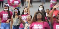 Marcha das mulheres em Solânea (PB) teve como principal tema a oposição à construção de um complexo de energia eólica na região.  Foto: Flavio Costa/ASPTA / BBC News Brasil