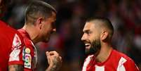 Carrasco marca de pênalti na vitória do Atlético de Madrid (Foto: GABRIEL BOUYS / AFP)  Foto: Lance!