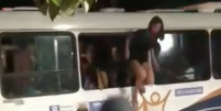 Adolescentes dançam em delegacia e quebram ônibus após serem retirados de festa no Piauí  Foto: Reprodução / Redes Sociais