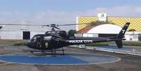 Helicóptero durante operação em São Paulo; aeronave passou por manutenção e fez transporte de coração do litoral para Campinas  Foto: Divulgação / Polícia Civil de SP / Estadão