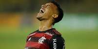 Victor Hugo comemorando seu primeiro gol pelo time principal do Flamengo (Foto: Gilvan de Souza/Flamengo)  Foto: Lance!