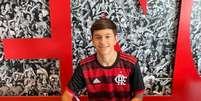 Victor Hugo assinou com o Flamengo um contrato de formação (Foto: Arquivo pessoal)  Foto: Lance!