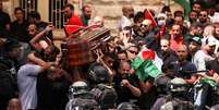 Confronto marca funeral de jornalista morta na Cisjordânia  Foto: Ammar Awad
