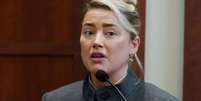 Amber Heard presta depoimento em tribunal dos EUA  Foto: Getty Images / BBC News Brasil