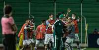 Jogadores do Fluminense comemoram goleada   Foto: Marcelo Gonçalves/FFC