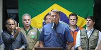 Jair Bolsonaro durante declaração à imprensa  Foto: Clauber Cleber Caetano/PR