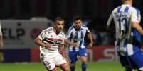 O jogo entre Avaí e São Paulo terminou empatado por 1 a 1 na Ressacada (Crédito: Rubens Chiri/Saopaulofc.net)  Foto: Lance!