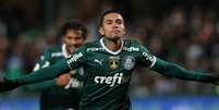 Em jogo válido pela 11ª rodada do Campeonato Brasileiro, o Palmeiras venceu o Coritiba, no Couto Pereira, por 2 a 0. Com gols de Rony e Dudu, o time paulista garantiu os pontos necessários para voltar a ser líder da competição. Confira todas as atuações. (Por Gabriel Teles)  Foto: Cesar Greco / Palmeiras / Lance!