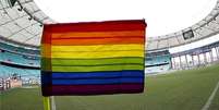 O futebol brasileiro se tornou palco para a homofobia ao longo dos anos  Foto: Reprodução