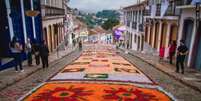 Ouro Preto foi uma das primeiras cidades do Brasil a iniciar a tradição das ruas enfeitadas para o Corpus Christi Foto: Prefeitura de Ouro Preto/Divulgação / Estadão
