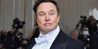 Elon Musk posa para fotos em evento  Foto: Getty Images / BBC News Brasil