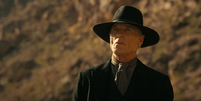 Ed Harris como o vilão O Homem de Preto  Foto: Reprodução/YouTube/HBO Max Brasil