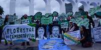 Em ato no Rio de Janeiro, ativistas pedem justiça por Dom e Bruno e protestam contra crimes ambientais  Foto: Vanessa Ataliba /  