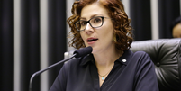 Juíza condena Carla Zambelli a indenizar deputadas por chamá-las de 'genocidas'  Foto: CartaCapital