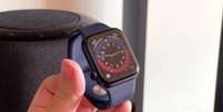 Apple Watch Series 8 pode indicar se usuário está com febre   Foto: Paulo Higa/Tecnoblog / Tecnoblog