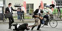 Momento da prisão de Tetsuya Yamagami, autor de ataque contra Shinzo Abe  Foto: EPA / Ansa - Brasil