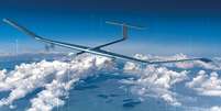 Aeronave não tripulada Airbus Zephyr S movida a energia solar bateu recorde estabelecido em 2018, indicam dados.  Foto: Airbus / BBC News Brasil