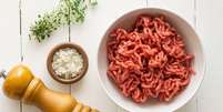 Experimente essas 7 receitas suculentas e deliciosas com carne moída  Foto: Shutterstock / Alto Astral