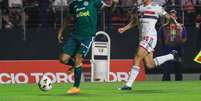 Defesa vacila no fim e S&atilde;o Paulo empata com o Goi&aacute;s por 3 a 3 no Morumbi  Foto: Gazeta Press