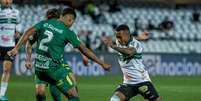 Coritiba vence o Cuiabá em casa e sai da zona de rebaixamento do Brasileirão  Foto: Robson Mafra/ Agif/Gazeta Press