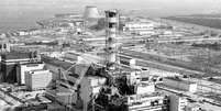 Usina nuclear de Chernobyl após o acidente (Imagem: Reprodução/UKRINFORM)  Foto: Canaltech