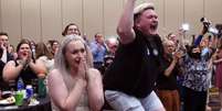 Abortion supporters react to the result at a watch party in Overland Park, Kansas  Foto: Getty Images / BBC News Brasil