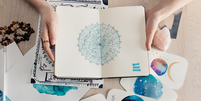Esse guia vai te ajudar a entender melhor a Astrologia e a sua vida   Foto: Shutterstock / João Bidu