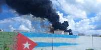 Fuma&ccedil;a provocada por inc&ecirc;ndio em Matanzas, Cuba  Foto: EPA / Ansa - Brasil
