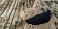 Buraco gigante em Tierra Amarilla, no Chile, continua com causas desconhecidas  Foto: Getty Images / BBC News Brasil