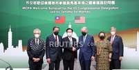 Delegação parlamentar dos EUA visita Taiwan
15/08/2022
Ministério das Relações Exteriores de  Taiwan/Divulgação via REUTERS  Foto: Reuters