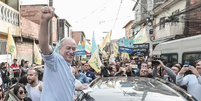 Ciro Gomes (PDT) durante ato realizado em Guianases, na periferia de São Paulo nesta terça-feira (16)  Foto: Reprodução/Instagram