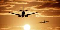 Querosene é o combustível mais usado no aviões; sua queima libera diversos poluentes atmosféricos, incluindo o dióxido de carbono  Foto: ThePixelman / Pixabay