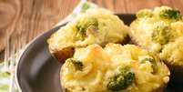 Batata recheada com br&oacute;colis (Imagem: Shutterstock)  Foto: Portal EdiCase