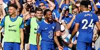 Raheem Sterling brilhou em vitória do Chelsea sobre o Leicester (Foto: AFP)  Foto: Lance!