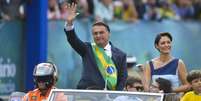 Bolsonaro e a primeira-dama participaram do desfile em comemoração ao 7 de Setembro  Foto: Agência Brasil / BBC News Brasil