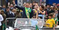 Jair Bolsonaro e Michelle desfilam em Bras&iacute;lia   Foto: Edu Andrade/FatoPress / Estad&atilde;o