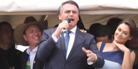 Em discurso na Esplanada dos Ministérios, em Brasília, o presidente Jair Bolsonaro tentou puxar coro de 'imbrochável' para si mesmo  Foto: Reprodução/YouTube / BBC News Brasil