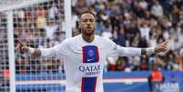 Neymar marca no jogo do PSG contra o Brest  Foto: Christian Hartmann  / Reuters