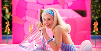 Margot Robbie em foto oficial do filme 'Barbie'  Foto: Divulgação/Warner Bros. Pictures