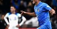 Raspadori fez belo gol em Milão para decretar vitória italiana sobre o English Team (Foto: MARCO BERTORELLO / AFP)  Foto: Lance!