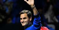 Federer é um dos maiores ídolos do esporte e com 103 títulos na carreira (Foto: Glyn KIRK / AFP)  Foto: Lance!