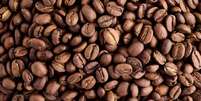 Estudo sugere que café reduz risco de doenças cardiovasculares, desde que faça parte de um estilo de vida mais saudável (Imagem: Natabuena/Envato)  Foto: Canaltech