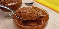 Guia da Cozinha - Saiba como fazer mousse de chocolate tradicional para alegrar seu dia  Foto: Guia da Cozinha